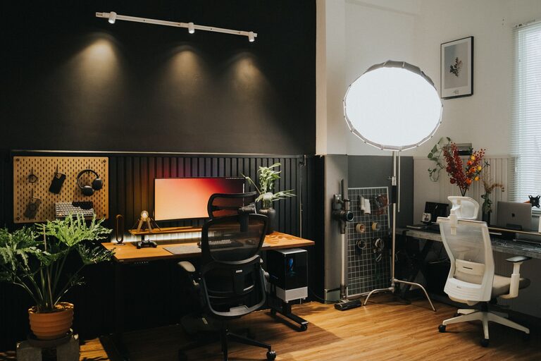 How to Create an Inviting and Functional Home Office Space on a Budget